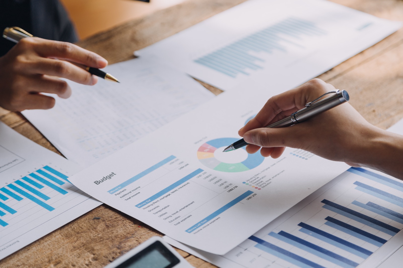 التقارير والتحليلات